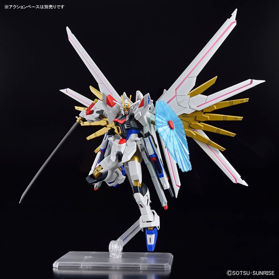 HG マイティーストライクフリーダムガンダム」がガンダムベース