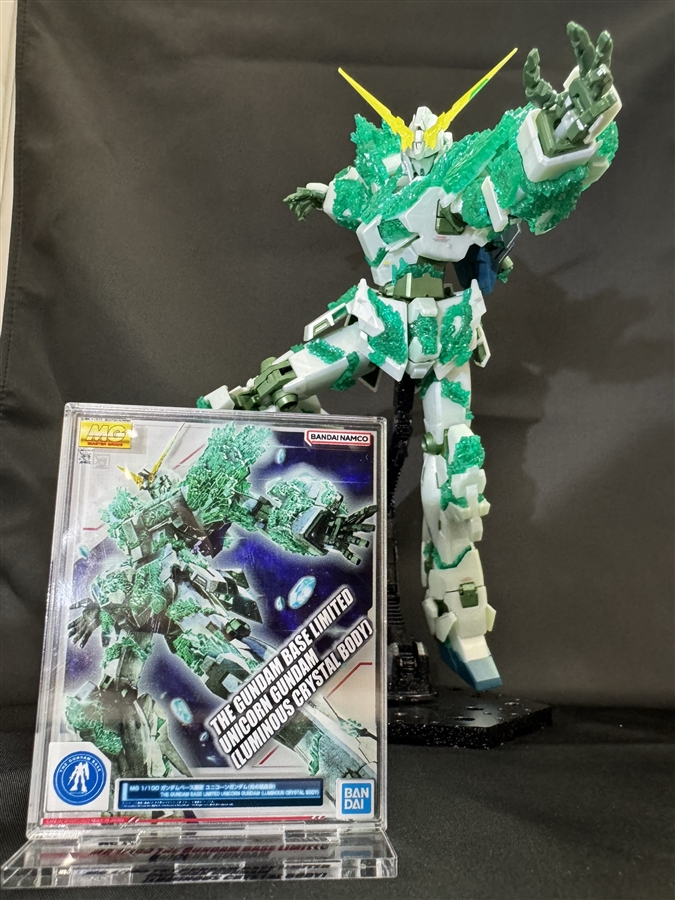 ガンプラのパッケージイラストがアクスタに！「パケコレ」全6種