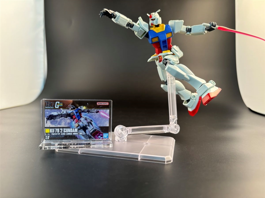 ガンプラのパッケージイラストがアクスタに！「パケコレ」全6種