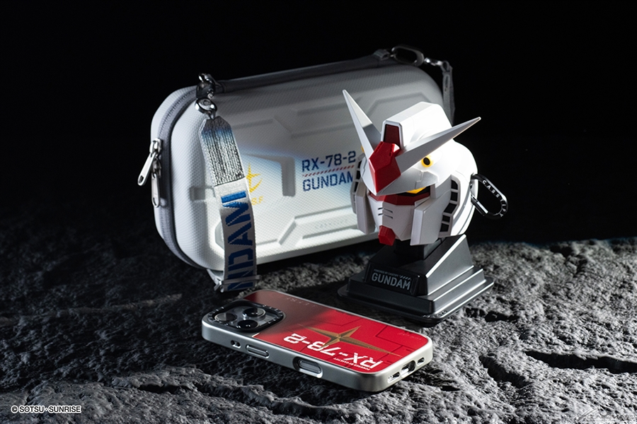ガンダム＆シャア専用ザクIIがモチーフのスマホケースやテック