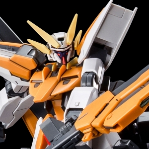 HG ガンダムサバーニャ（最終決戦仕様）」＆「HG ガンダムハルート