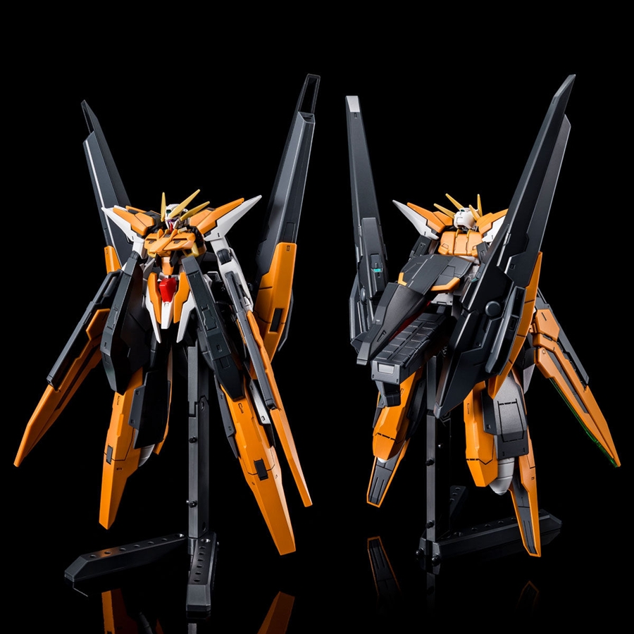 HG ガンダムサバーニャ（最終決戦仕様）」＆「HG ガンダムハルート